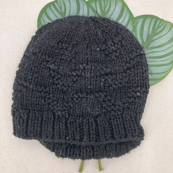 Under Armour Black Gray Metal Logo Knit Lined Pull On Stretch Winter Beanie Hat - Picture 3 of 8